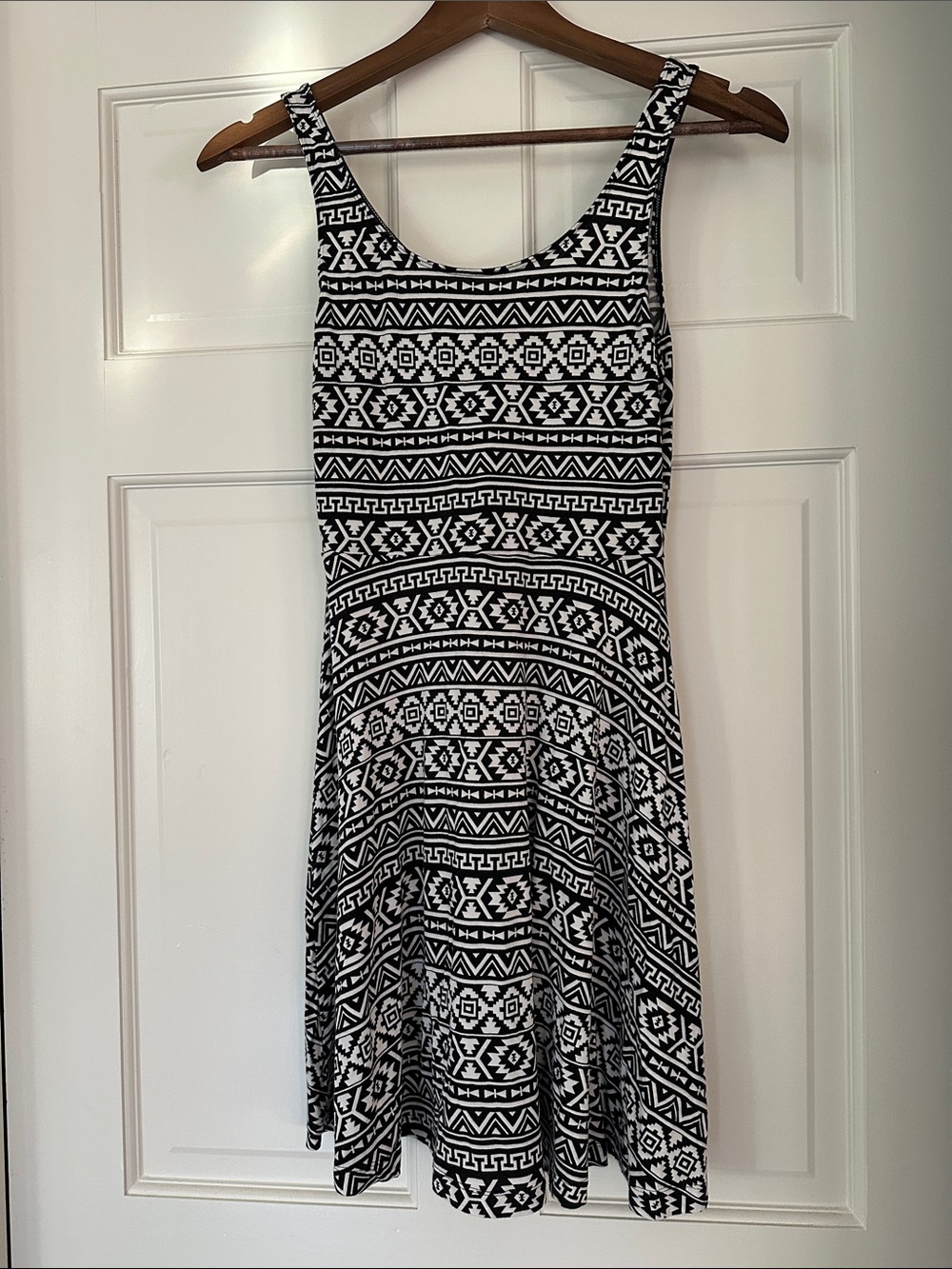Express Black & White Tribal Print Tank Dress, size Small